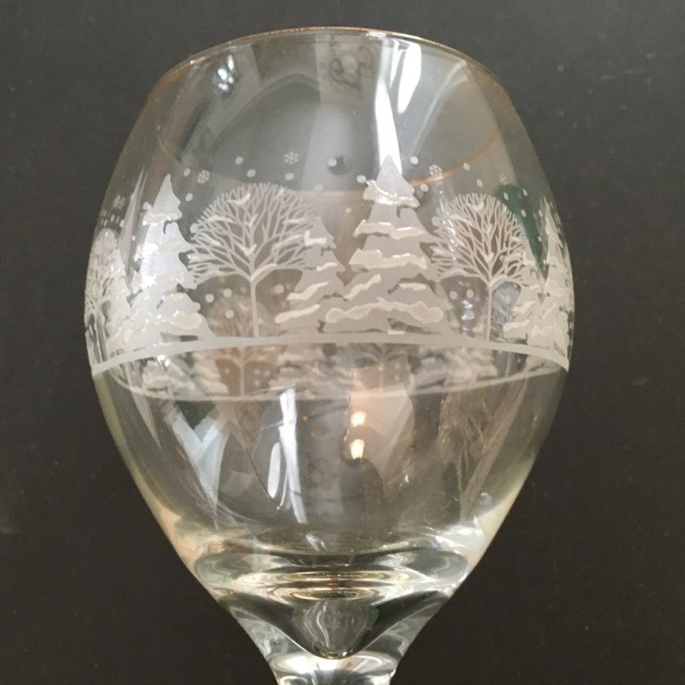 4 Stem Wine Glasses Christmas Gold  Rim Etched